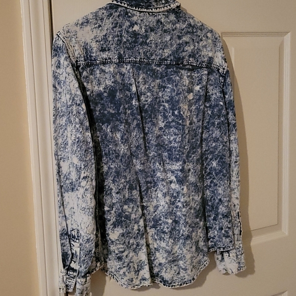 Urban Outfitters acid wash button up. Size L - Picture 2 of 4